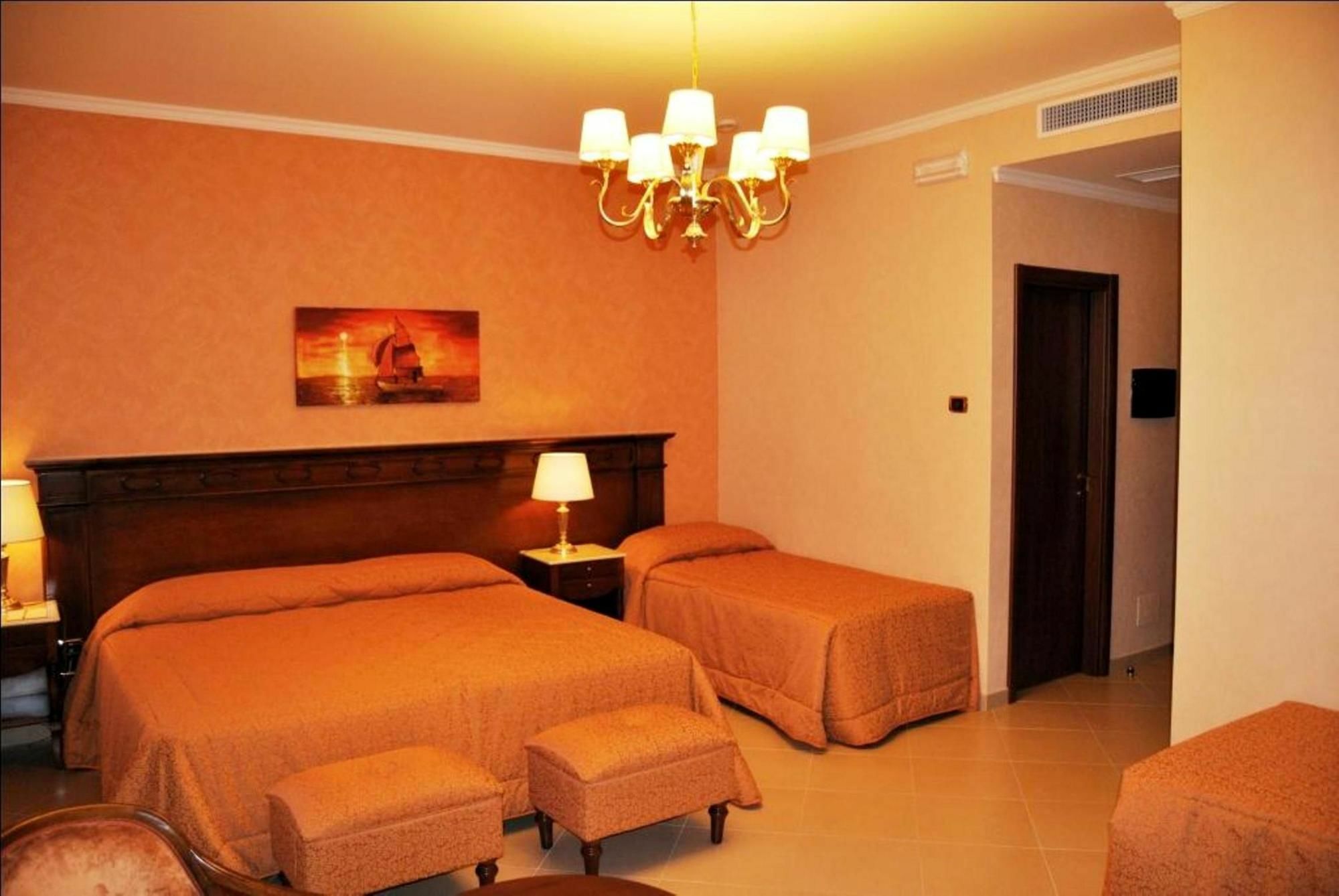 Federico Ii Hotel 4*